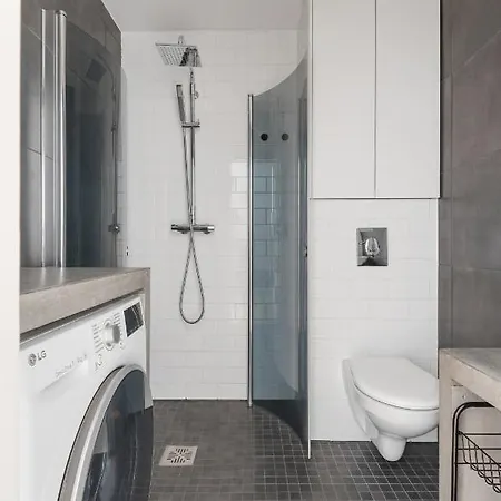 Wehost Fabulous 2br In Prestigious Punavuori @iso Roobertinkatu 26 赫尔辛基