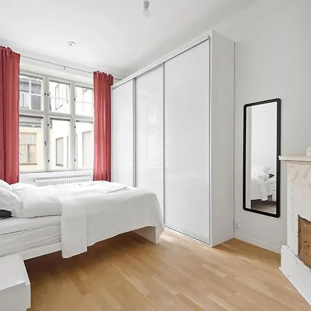 Wehost Fabulous 2br In Prestigious Punavuori @iso Roobertinkatu 26 아파트 *