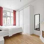 Wehost Fabulous 2br In Prestigious Punavuori @iso Roobertinkatu 26 Apartment *